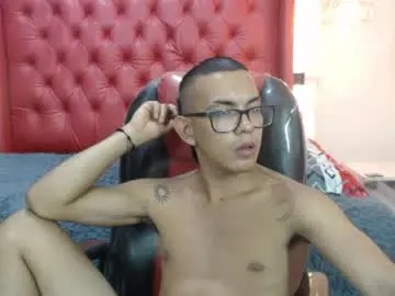 Chaturbate Adult Webcam of maximiliano_hotdevil