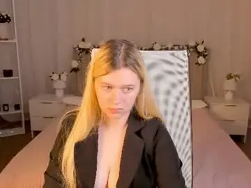 Chaturbate Live Sex Cam of celestinemauriac