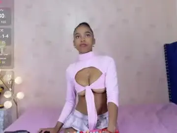 Chaturbate Live Sex Cam of littleebonymommy
