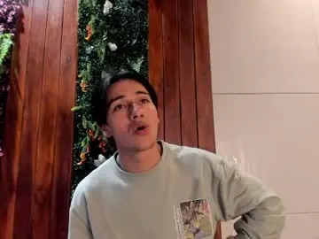 Chaturbate Live Sex Cam of andyjoy_