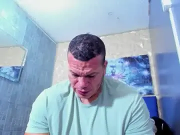 Chaturbate Live Sex Cam of tyleer_scot