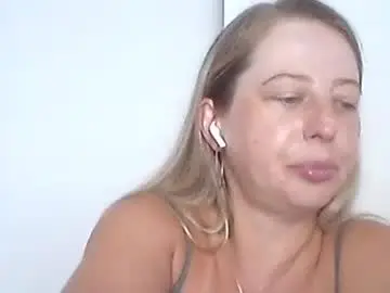 Chaturbate Live Sex Cam of charmingmila