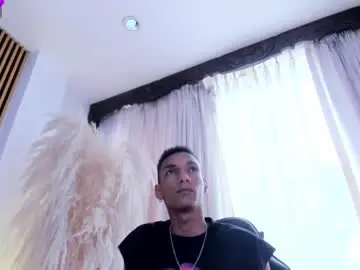 Chaturbate Sex Chat of juliensaint_