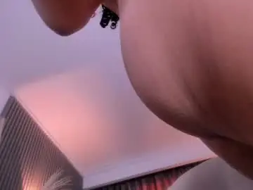 Chaturbate Live Sex Cam of anahi_curlie1