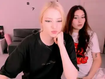 Chaturbate Best live sex cam show of two_bitches666_77