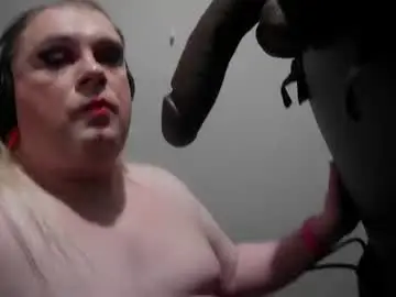 Chaturbate Live Sex Cam of so_pink_and_pretty