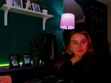 Chaturbate Live Sex Cam of evy_orange1