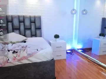 Chaturbate Live Sex Cam of saracorraless