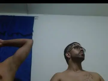 Chaturbate Live Porn of thehousedog