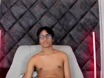 Chaturbate Best live sex cam show of liamkron