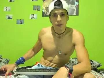 Chaturbate Live Sex Cam of brunocuttie94