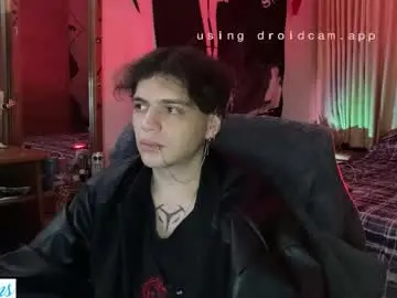 Chaturbate Live Sex Cam of skarvian