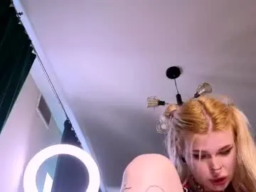 Chaturbate Live Sex Cam of elvenmilk
