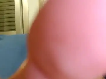 Chaturbate Live Sex Cam of cuteguy52