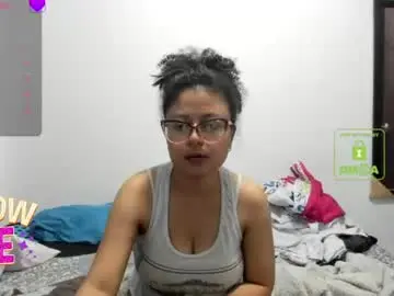 Chaturbate Live Sex Cam of bonnie_lam_
