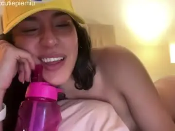 Chaturbate Watch Live Sex Cams of cutiepiemiu