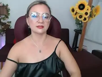 Chaturbate Adult Video Chat of lilly_milf