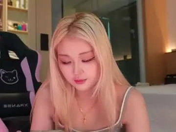 Chaturbate Live Sex Cam of seduza_hyun