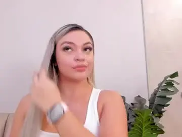 Chaturbate Live Sex Cam of milaowens