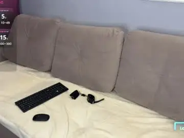 Chaturbate Live Porn of daddys_lil_monsterr