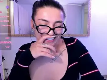 Chaturbate Live Sex Cam of _ericavanderhill_
