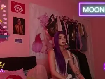 Chaturbate Live Sex Cam of moonfiredance