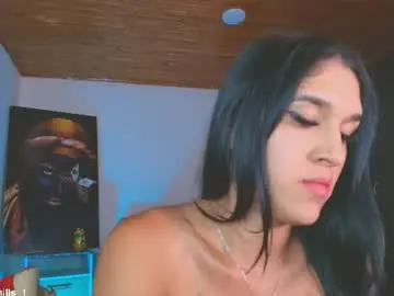 Chaturbate Live Sex Cam of kortneyhills