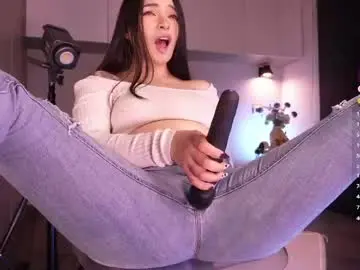 Chaturbate Live Sex Cam of lau__1