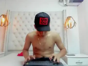 Chaturbate Live Sex of carl_west2