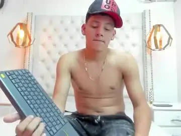 Chaturbate Free Porn Cam of carl_west2