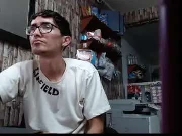 Chaturbate Free Live Porn of jhosuamoore2