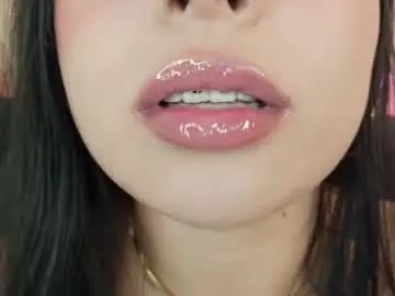 Chaturbate Watch Live Sex Cams of mia_roux1