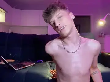 Chaturbate Free Porn Cam of andytwinkkk