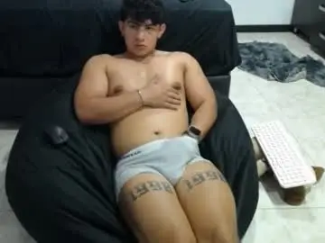 Chaturbate Free Porn Cam of santii_jr