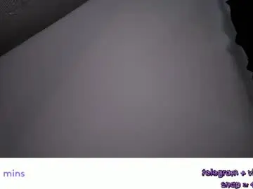 Chaturbate Live Sex Cam of vivian_qwerty