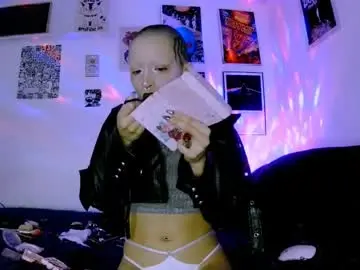 Chaturbate Live Sex Cam of plutonbluemoon_999