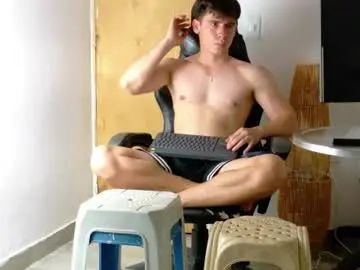 Chaturbate Free Live Porn of harry_brown2324