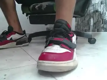 Chaturbate Free Porn Cam of srfindomfeet_