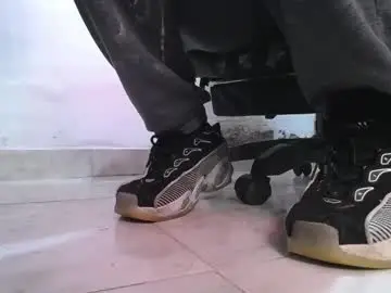 Chaturbate Free Live Porn of srfindomfeet_
