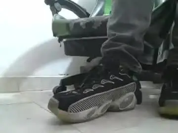 Chaturbate Live Sex Cam of srfindomfeet_