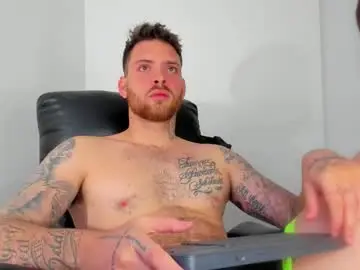 Chaturbate Live Sex Cam of lukeglanton17