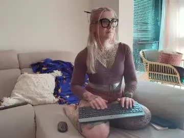 Chaturbate Watch Live Sex Cams of tattoobbgirl