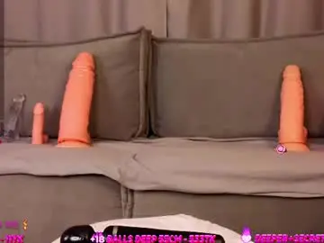 Chaturbate Live Sex Cam of lana_lee_