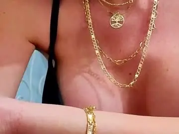 Chaturbate Live Sex Cam of alesquirt