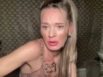 Chaturbate Live Sex Cam of vinique99