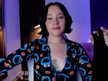 Chaturbate Live Sex Cam of magic_vera