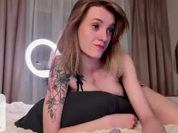 Chaturbate Live Sex Cam of hey_its_mia