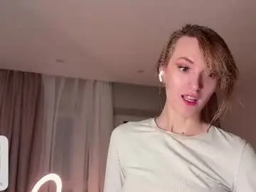 Chaturbate Live Sex Cam of hey_its_mia