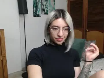 Chaturbate Sex Cam of alicee_logan_