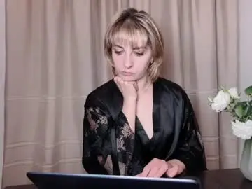 Chaturbate Live Sex of crystalfever_